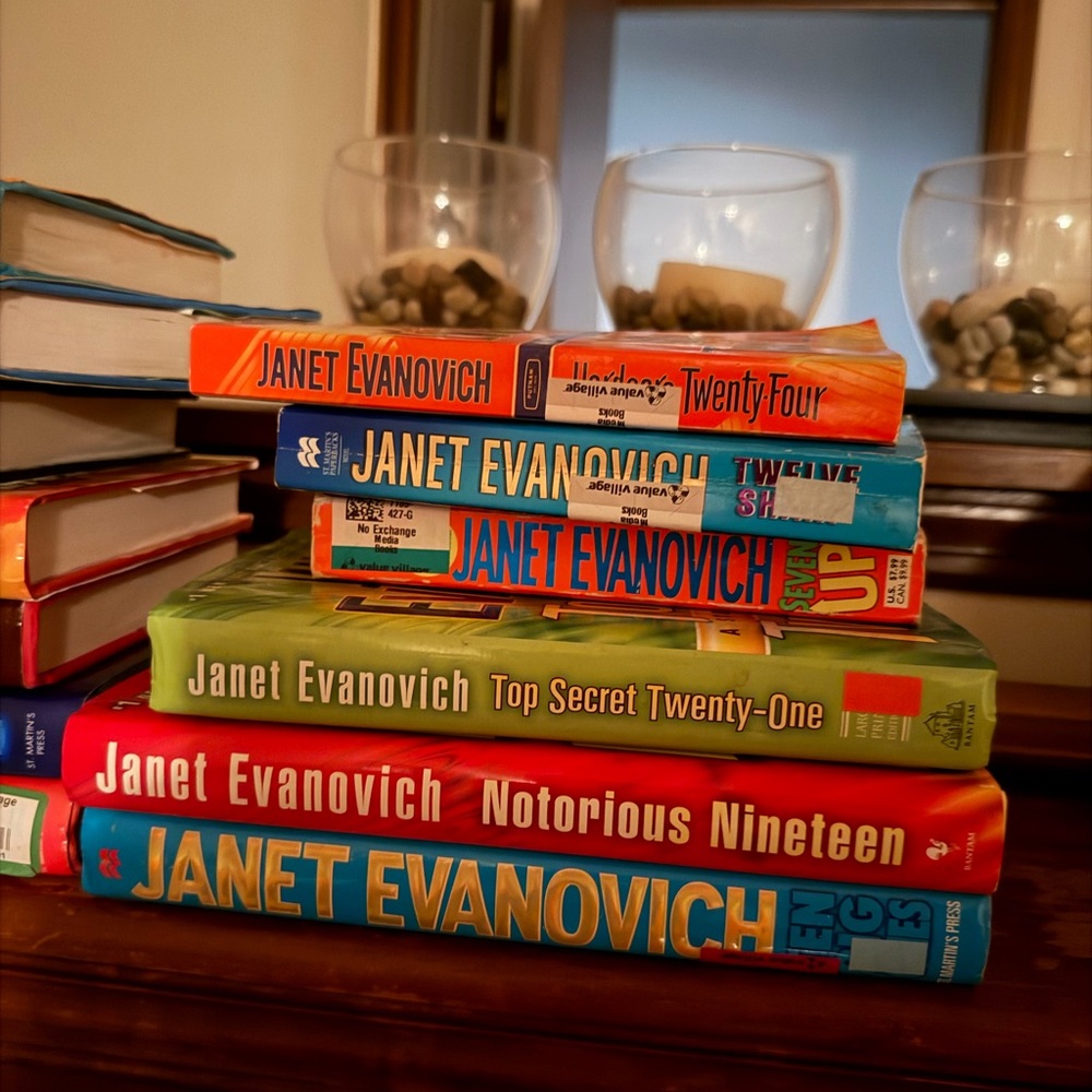 Janet evanovich Book Collection - Picture 3 of 3